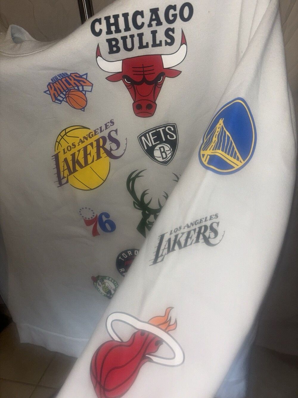 Hollister Men’s NBA Sweatshirt -XXL   (multiple logos)